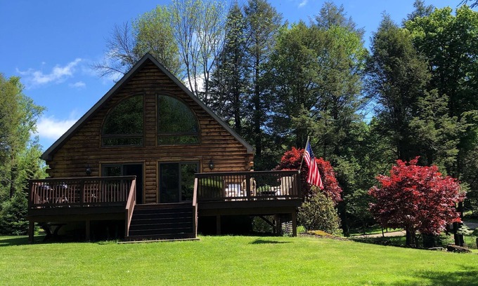 Union Dale Ski Chalet | Unwind and Exhale, this log cabin chalet is for you !