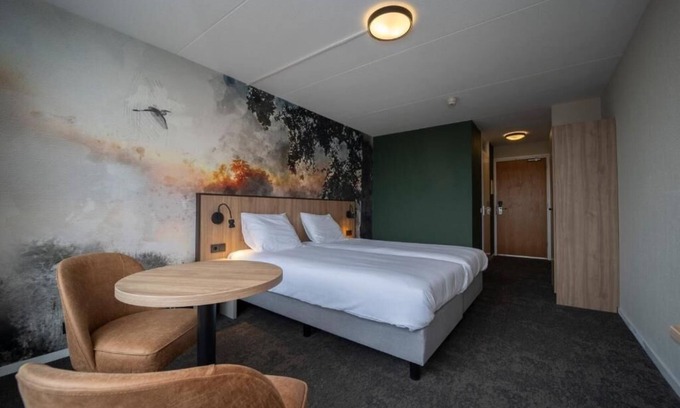 Roden Hotel | Unwind in a Modern Room Near IVN Norg and Groninger Museum