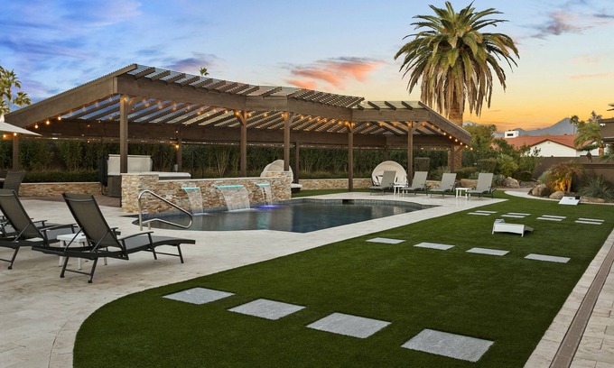 Buenavante House | Unwind in Luxury: RnR - Scottsdale's Premier Entertainment Oasis 7 bedroom, 8.5 bath