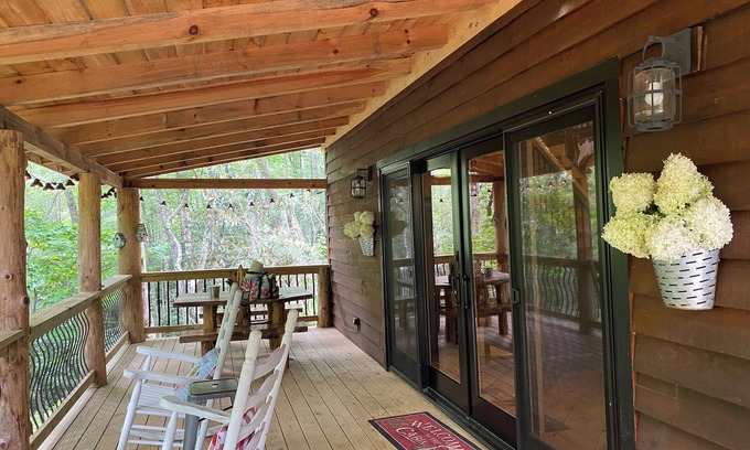 Deep Gap House | “Up The Creek” Cabin