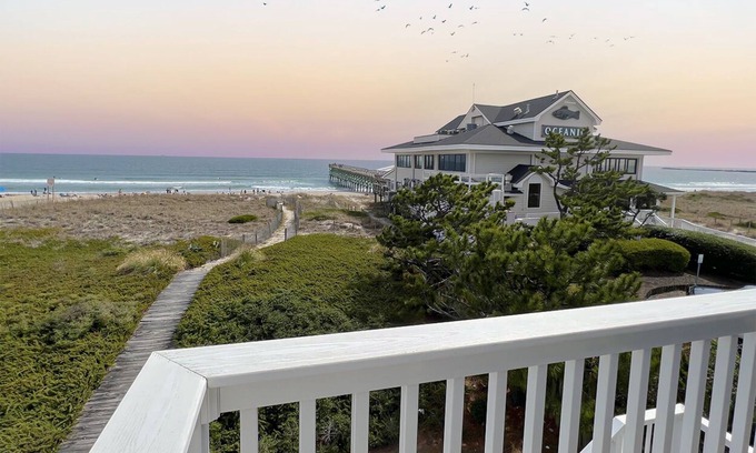 South End House | Updated 3br/3ba Oceanfront townhome with ocean views and direct beach access.