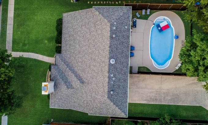 North Central Carrollton House | Updated 4 Bedroom Home Pool, Sleeps 8 Wifi Garage