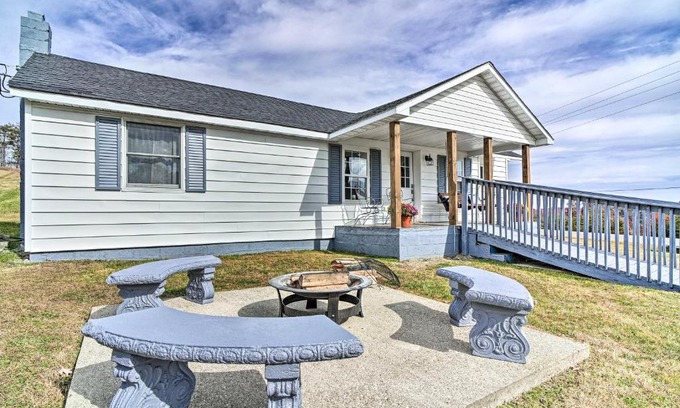 Heidelberg House | Updated Beattyville Ranch-Style Home with Yard!