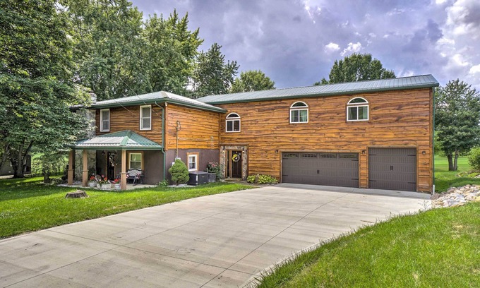 Nashport House | Updated Buckeye Lake Retreat w/Game Room!