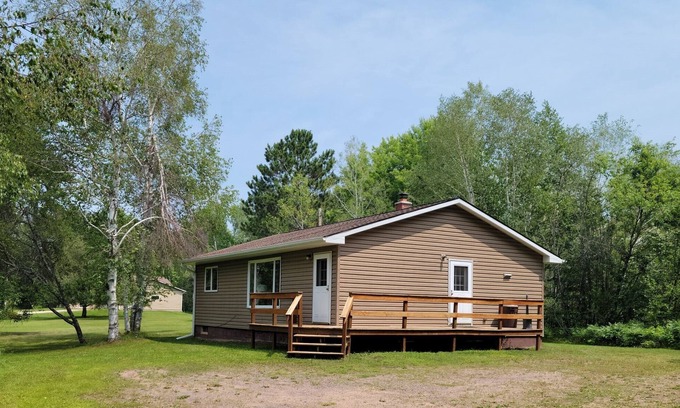 Bruce Crossing House | Updated. Direct access to snowmobile/ORV trail. Short walk to store, bars/cafe'