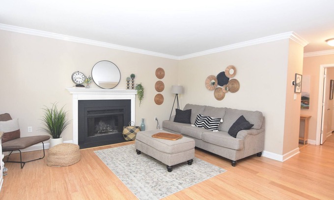 Columbia House | Updated Townhome near Downtown Columbia, I-26, Lexington Medical Center