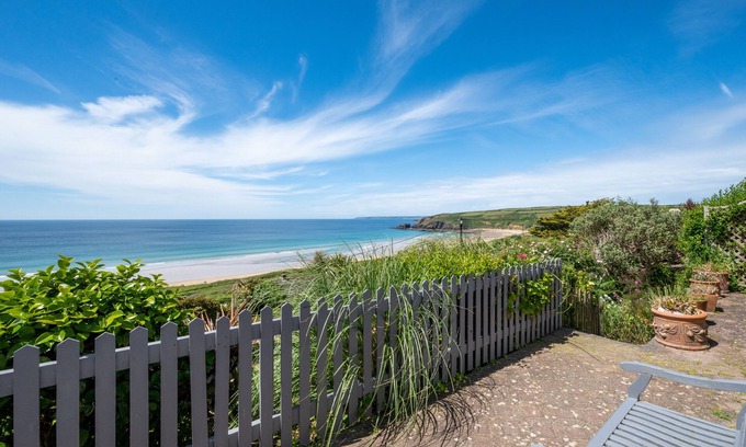 Praa Sands House | Uplands - Three Bedroom House, Sleeps 6