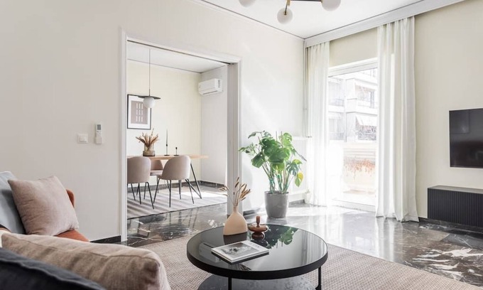 Khalandrion Apartment | Upscale 3BR Apartment in Chalandri