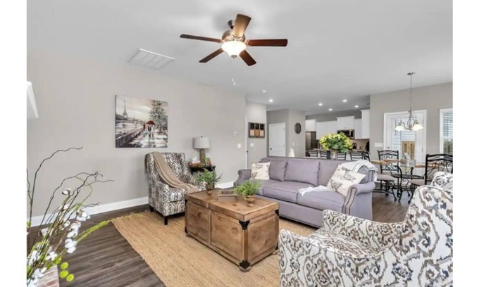 Fort Gordon House | Upscale Luxury 4 bed 2.5 bath Near I20, August National & FT. Gordon