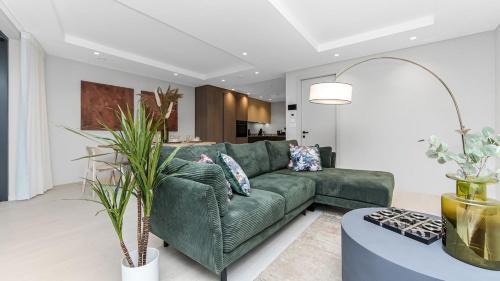 Kensal Green Apartment | Upscale Modern Luxe Stunning 5BR Home in London!