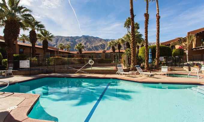Uptown Design District Condo | Uptown Resort Style Living Cool Summer Discount End of June through August 31!