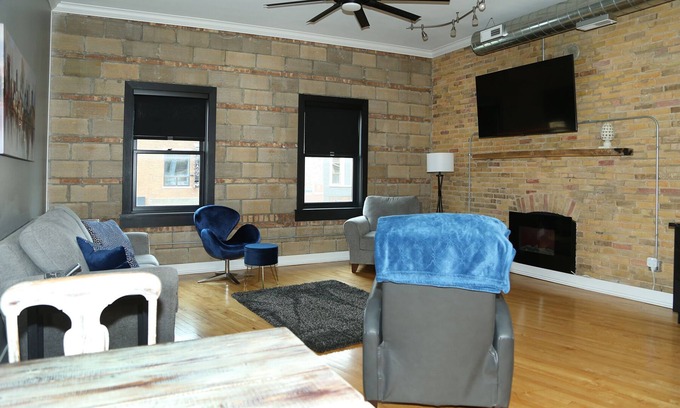Elkhart Apartment | Urban Amish