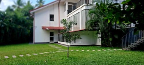 Gomagoda Hotel | Urban Breeze