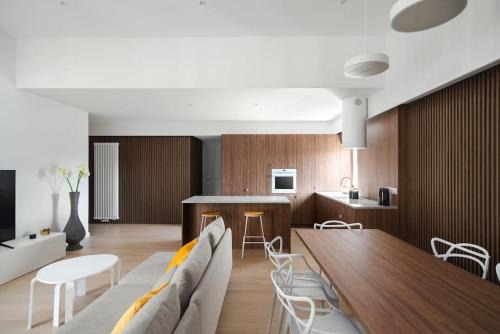 Srodmiescie Apartment | Urban Chic - City Center - Huge and Comfortable -Narutowicza