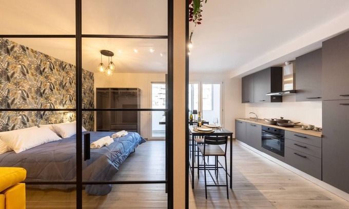 Zona XII Torre Spaccata Apartment | Urban Chic Luxury Suite Apartments