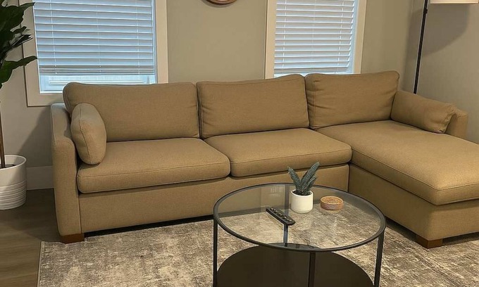 West Town Apartment | Urban Comfort 2BR in West Town