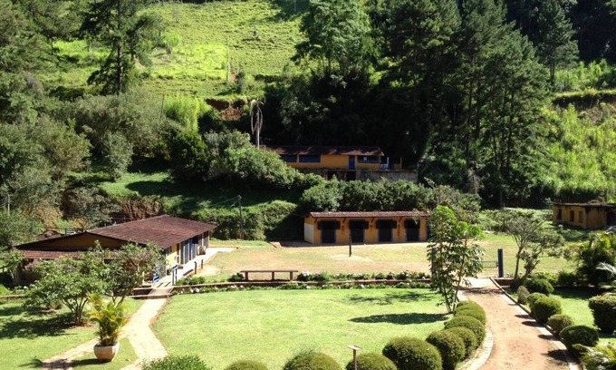Teresopolis House | Urban comfort in a totally rural setting
