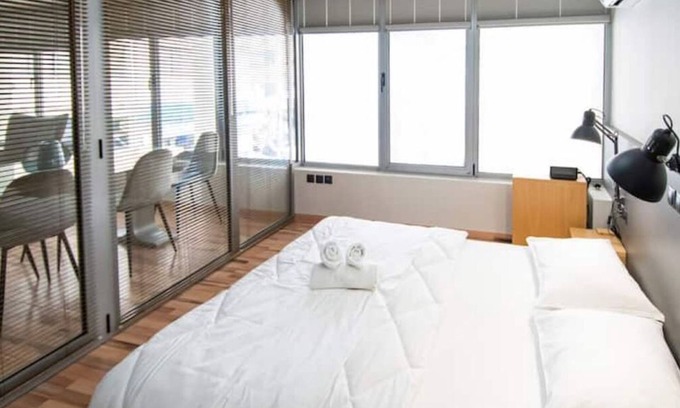 Xanthi Apartment | Urban Downtown Suite