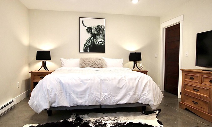 Four Corners Condo | Urban & Hip Suite in the Warehouse District, Pets Allowed