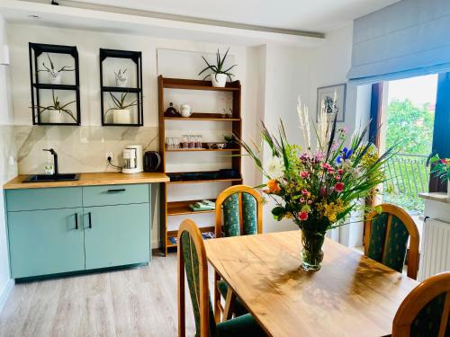 Wielki Kack Apartment | Urban Jungle - The Garden Side