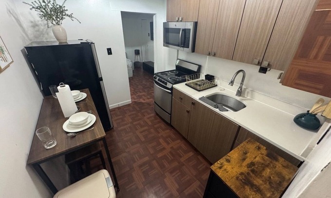 West Little Havana Apartment | Urban Oasis: One Bedroom in Miami