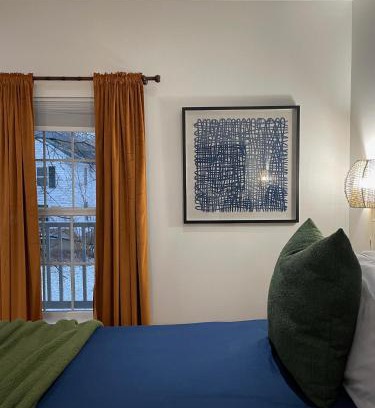 Lenox Apartment | Urban Peak Escape