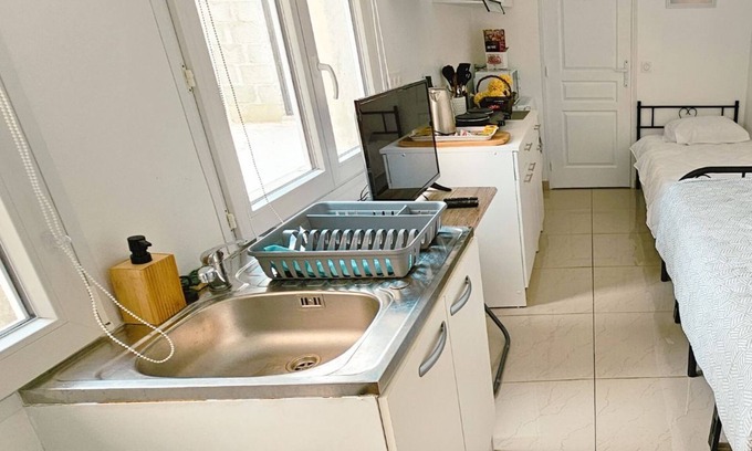 Sevran Apartment | Urban Rest – Netflix Studio 5 Min from RER
