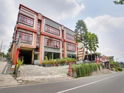 Bandungan Hotel | Urbanview Hotel Bergas Indah Bandungan by RedDoorz