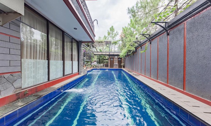 Arcamanik Hotel | Urbanview Hotel Villa Surya Bandung