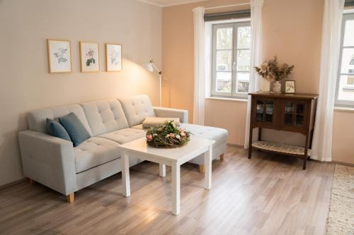 Sebnitz Apartment | Urlaubsfreude Biedermann Haus Blumenglück - Rose