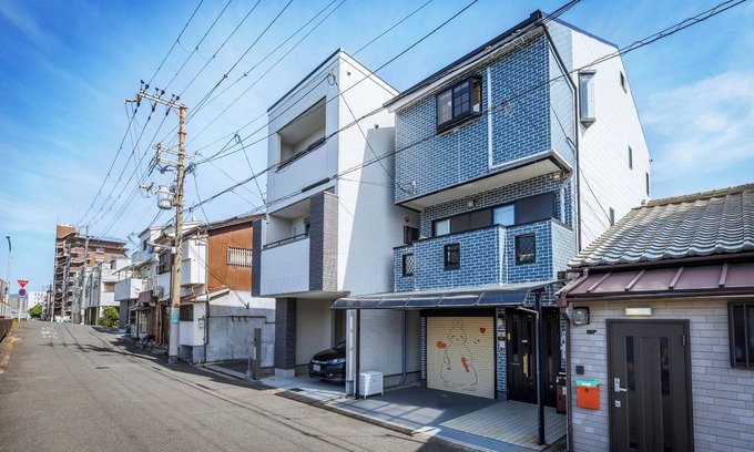 Joto House | Usagi no Ya is a private house located along the r - Usagi no Ya/Osaka Ōsaka