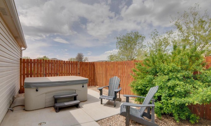 Escalante House | Utah Retreat - Hot Tub, Deck and Near National Parks