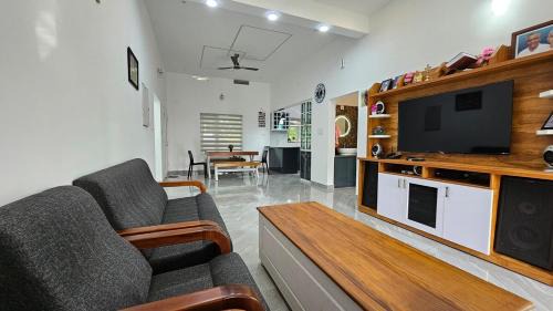 Udumbanchola Apartment | Uthuppan's 2 bedroom first floor