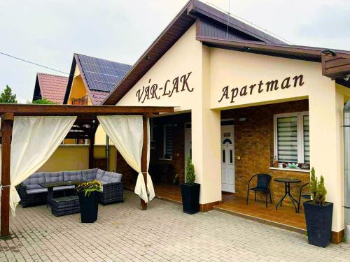 Kisvarda Apartment | VÁR-LAK Apartman
