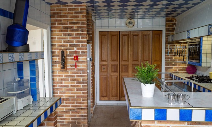 Saint-Pere Cottage | Vézelay 4* hill view