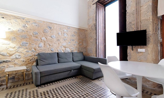 Vegueta House | Vacation Home 'Apto López - Casa San Marcial' with Shared Terrace and Wi-Fi