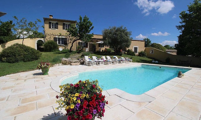 Saint-Martin-de-Castillon House | Vacation home in the Luberon in the heart of nature, private pool.