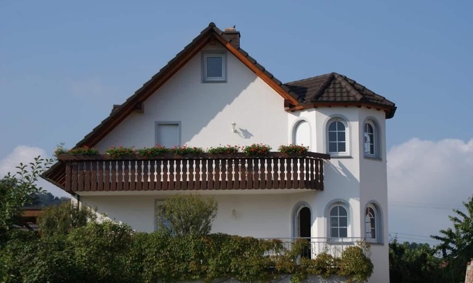 Oberrotweil Apartment | Vacation apartment for 4 people with balcony and view of the vineyards