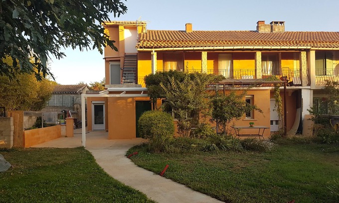 Saint-Laurent-des-Arbres House | Vacation home 20 minutes from Avignon to the east and 20 minutes from the Pont du Gard to the west