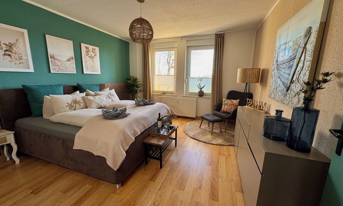 Bitterfeld Cabin | Vacation apartment 1 in the Beachhouse on Lake Goitzsche - close to the beach & family-friendly
