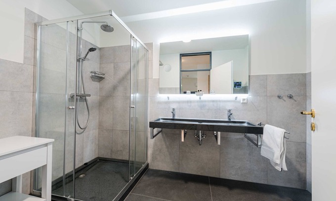 Leer Apartment | Vacation apartment 7 Midlum - Holiday apartments Citydomizil Leer, 15202
