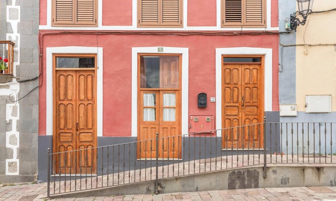 La Solana Apartment | Vacation Apartment 'Casa Rural Encarna' with Wi-Fi