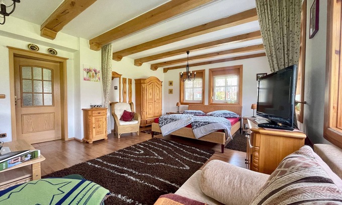 Kolonie Apartment | Vacation apartment Libelle - Thatched plank house Zum Heuschober