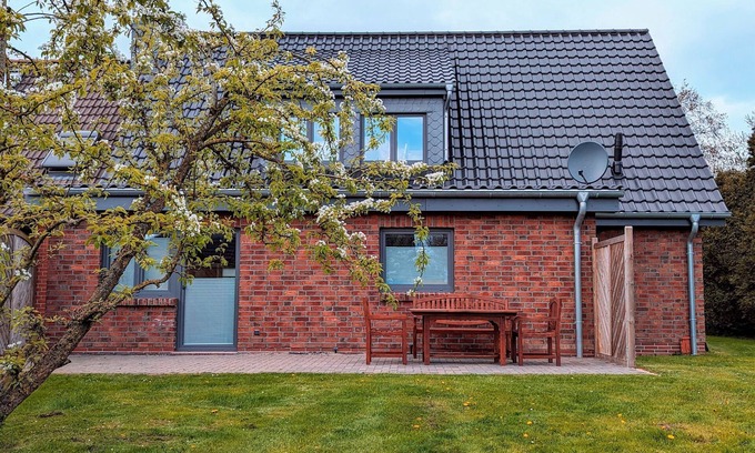 Friedrichskoog Apartment | Vacation apartment/apartment for 2 guests with 71m² in Friedrichskoog (247722)