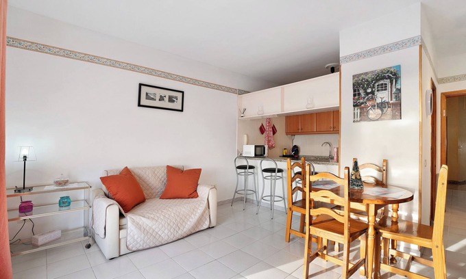 Los Cristianos Apartment | Vacation Apartment 'Morales' with Sea View and Private Terrace