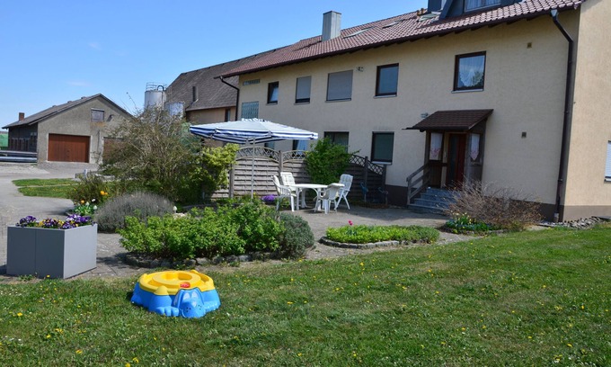 Rulfingen Apartment | Vacation apartment 1 | Ferienhof Hund Mengen | beautiful countryside