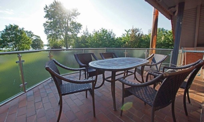 Dobin am See Apartment | Vacation apartment/apartment for 8 guests with 140m² in Flessenow (150094)