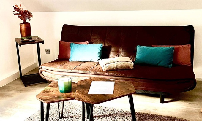 Osterath Condo | Vacation apartment in the HEART of Meerbusch