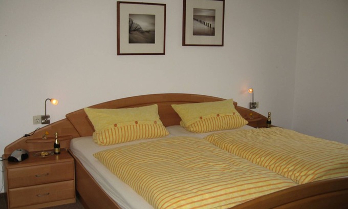 Simonswald Apartment | Vacation apartment Schlossbergblick, 45sqm, 1 bedroom, max. 3 persons, 1 - 3