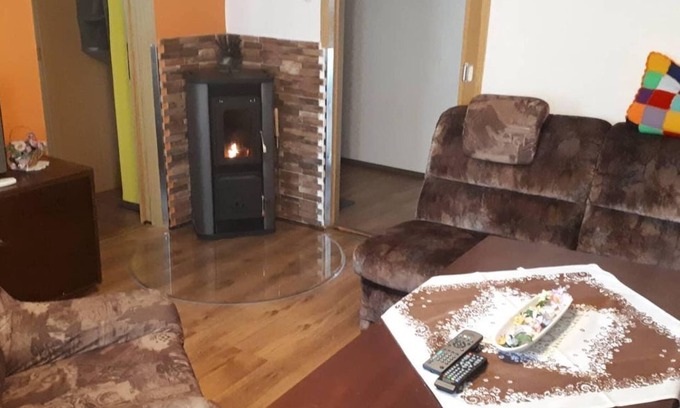 Greiz Apartment | Vacation apartment Zur Modell-Auto-Galerie Greiz - apartment, shower, WC, 1 bedroom, 1